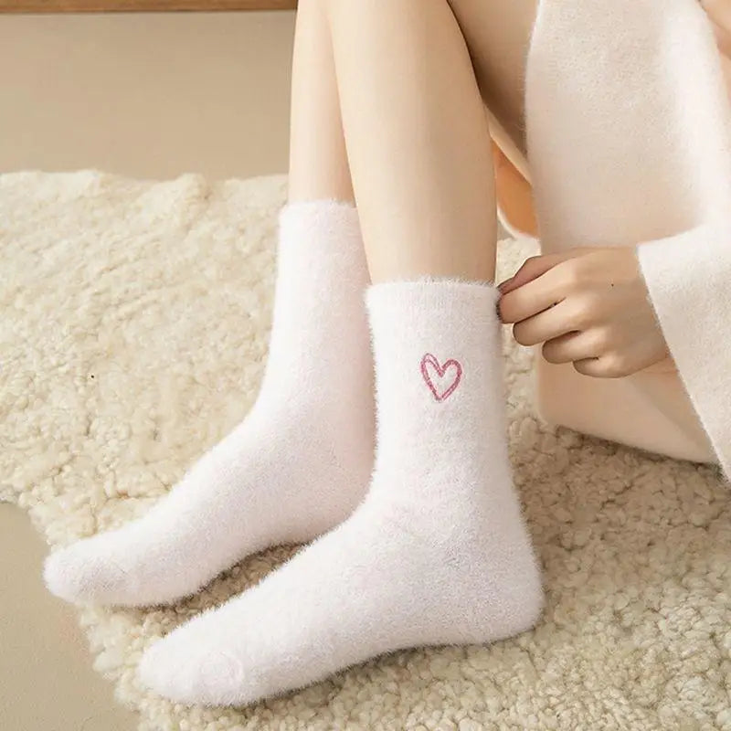 5 Pack Ladies Heavy Mink Socks Embroidered Pink Heart Plush Solid Color Cosy Mid-tube Socks for Fall Winter Home Usage